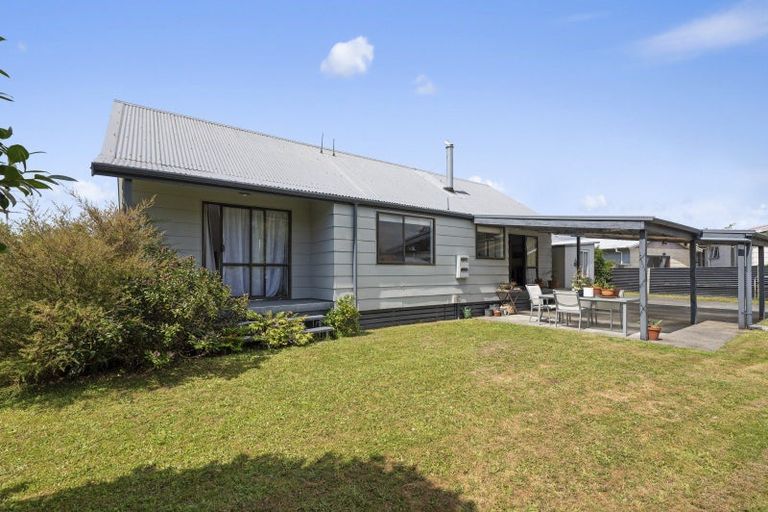 Photo of property in 29 Matthew Place, Kawaha Point, Rotorua, 3010