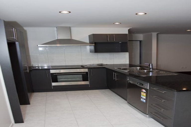 Photo of property in 33 Edgewood Way, Henderson, Auckland, 0612