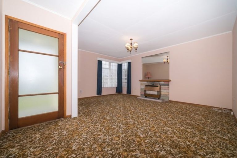 Photo of property in 18 Ellesmere Crescent, Highbury, Palmerston North, 4412