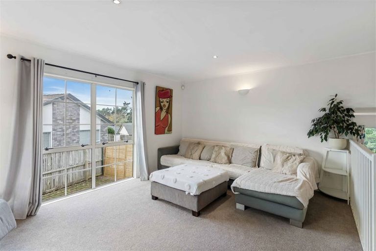 Photo of property in 9 Owl Court, Unsworth Heights, Auckland, 0632