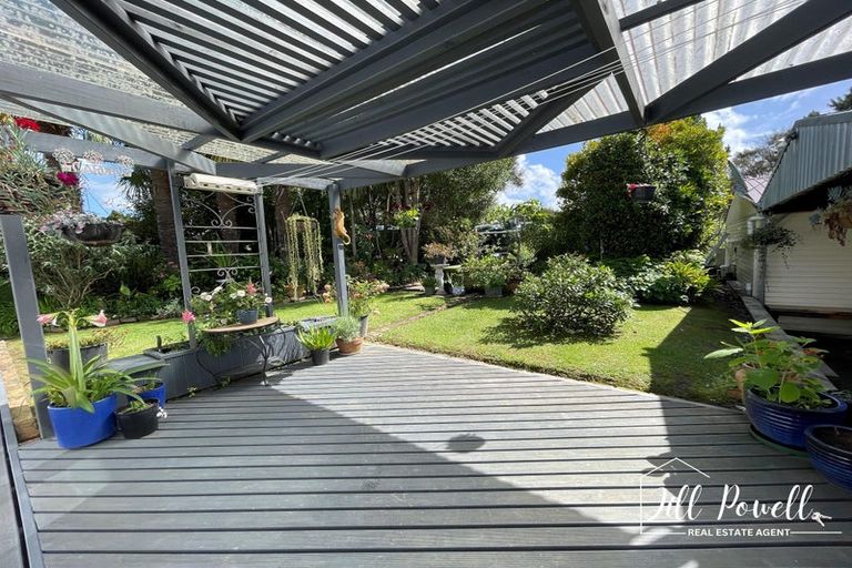 Photo of property in 37 Pahi Road, Paparoa, 0571