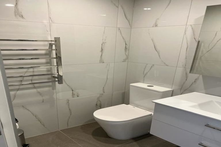 Photo of property in 11 Meadow Crescent, Te Atatu South, Auckland, 0602