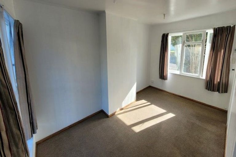 Photo of property in 34a-d Cornwall Crescent, Cannons Creek, Porirua, 5024