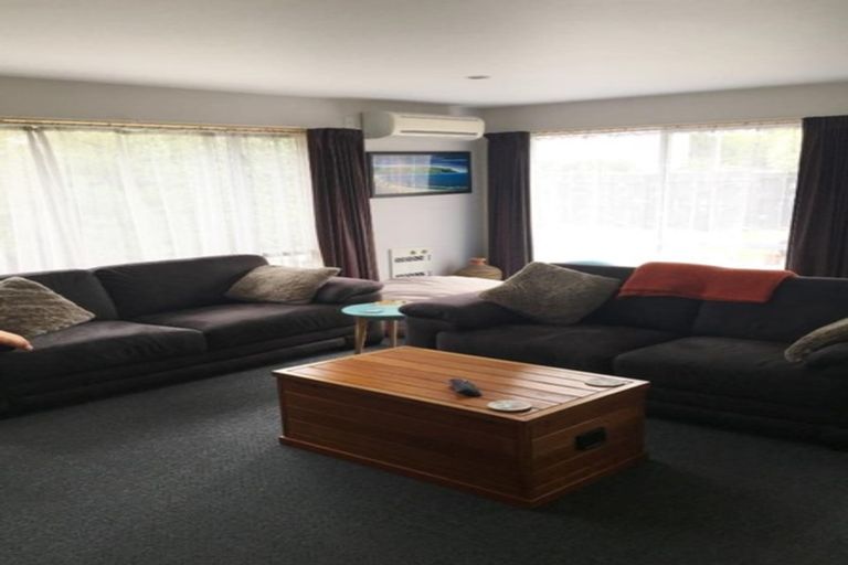 Photo of property in 11 Phoenix Lane, Northcote, Christchurch, 8052