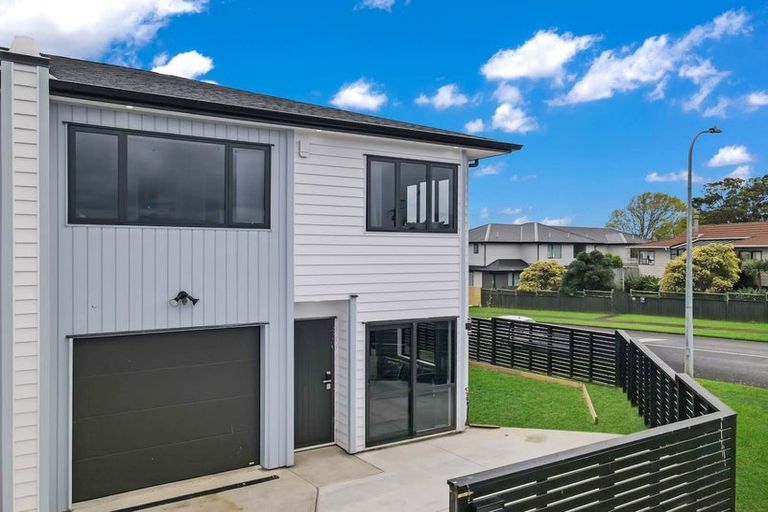 Photo of property in 12 Sheralee Place, Bucklands Beach, Auckland, 2014