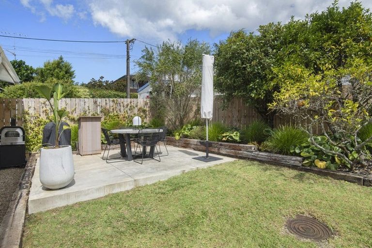 Photo of property in 2/26 Corunna Road, Milford, Auckland, 0620