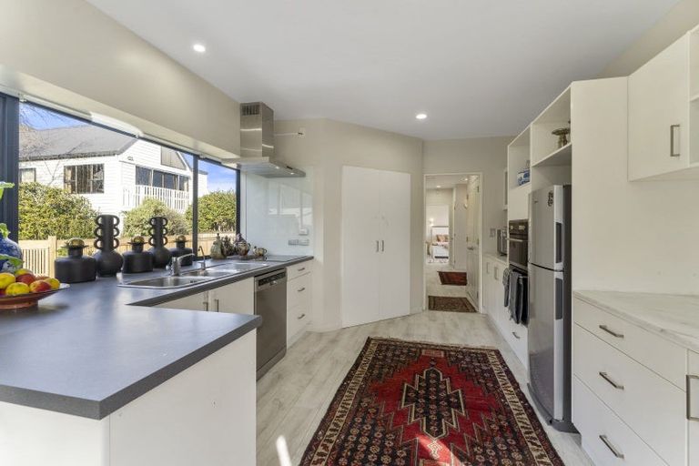 Photo of property in 136 Winara Avenue, Waikanae, 5036