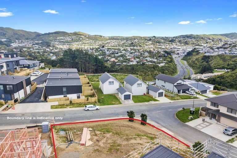 Photo of property in 2 Epic Way, Newlands, Wellington, 6037