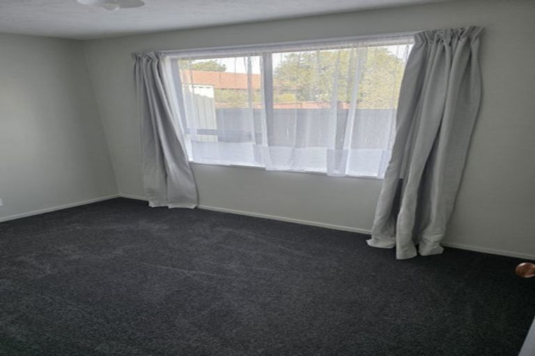 Photo of property in 128a Inwoods Close, Parklands, Christchurch, 8083