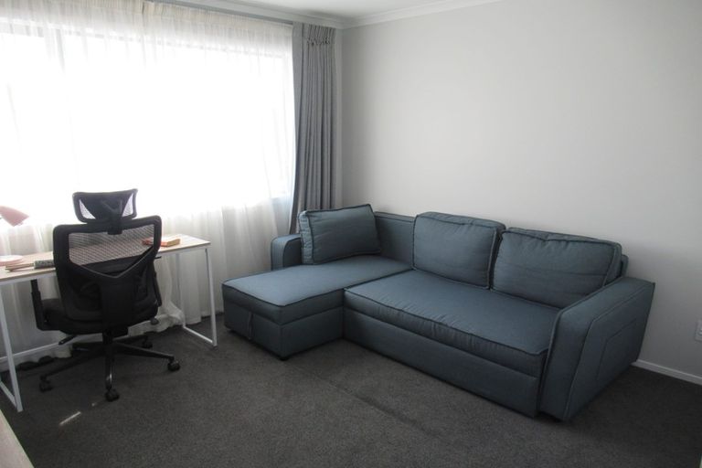 Photo of property in 6 Desert Gold Lane, Wallaceville, Upper Hutt, 5018