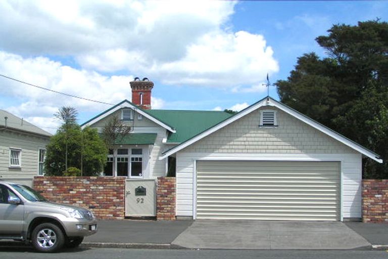 Photo of property in 92 Queen Street, Northcote Point, Auckland, 0627