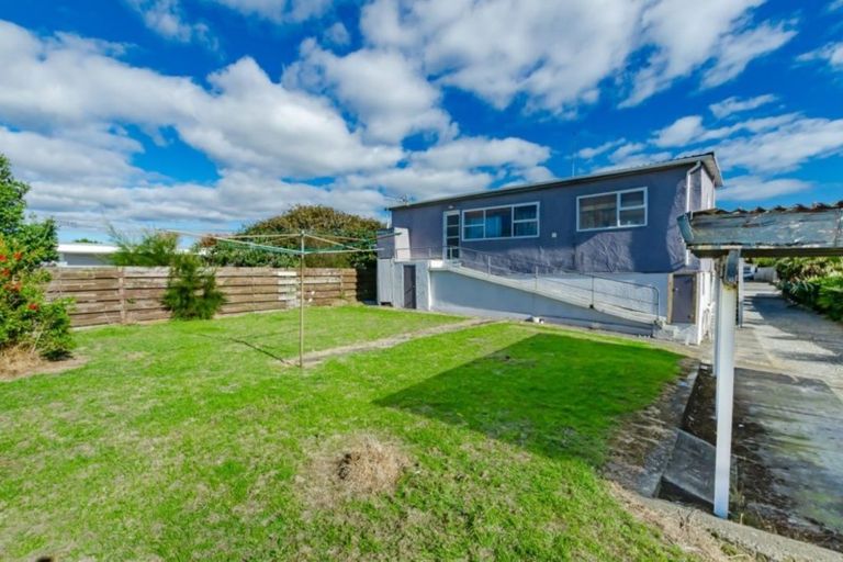 Photo of property in 19 Mahana Road, Paraparaumu Beach, Paraparaumu, 5032