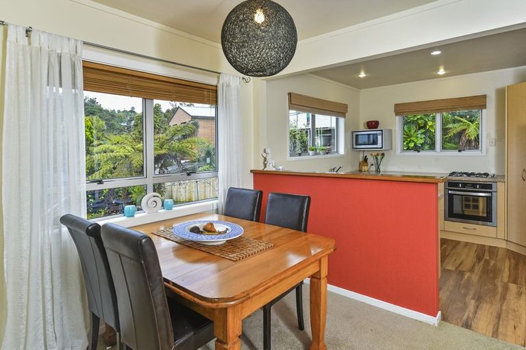 Photo of property in 15 Glencourt Place, Glenfield, Auckland, 0629