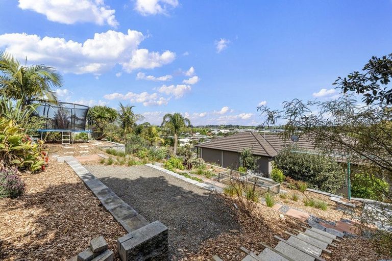 Photo of property in 36 Cape Vista Crescent, Pukekohe, 2120