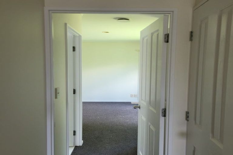 Photo of property in 7 Neta Grove, Henderson, Auckland, 0612