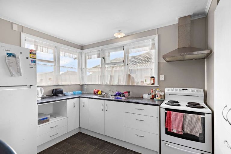 Photo of property in 60 Matipo Street, Castlecliff, Whanganui, 4501