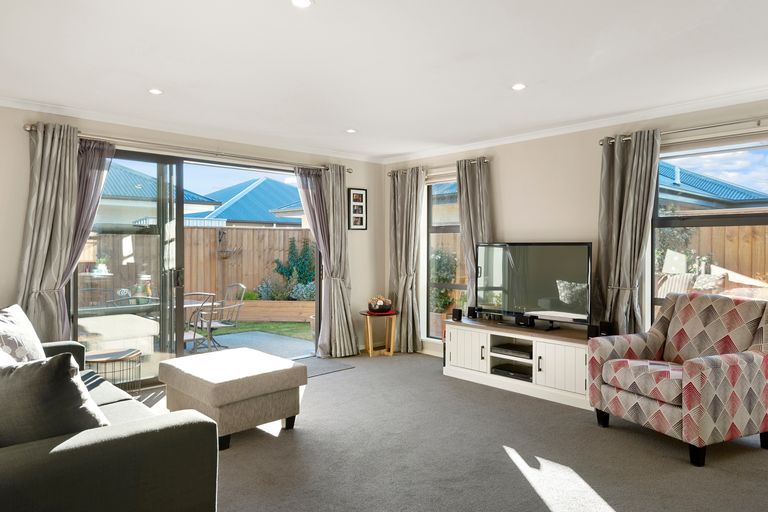 Photo of property in 16 Barnard Street, Kaiapoi, 7630