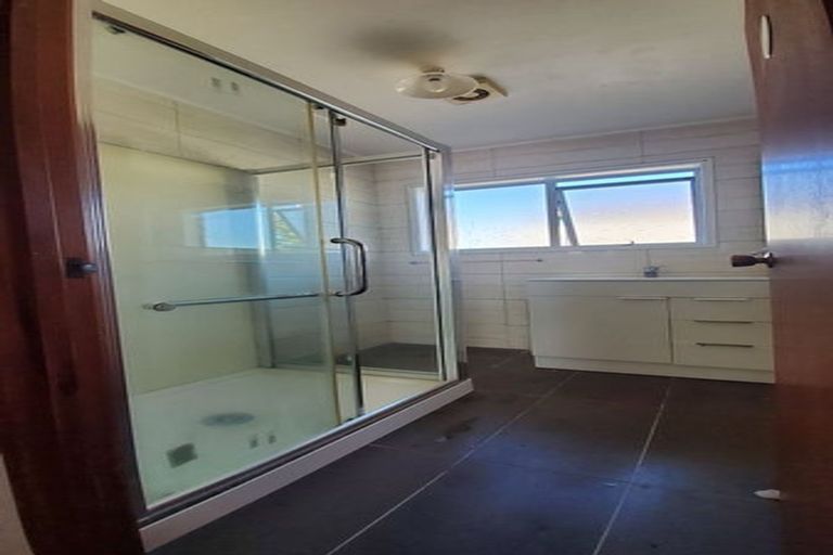 Photo of property in 2/56 Rimu Street, New Lynn, Auckland, 0600