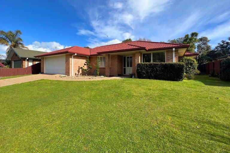 Photo of property in 62 Nielsen Gardens, Rototuna, Hamilton, 3210