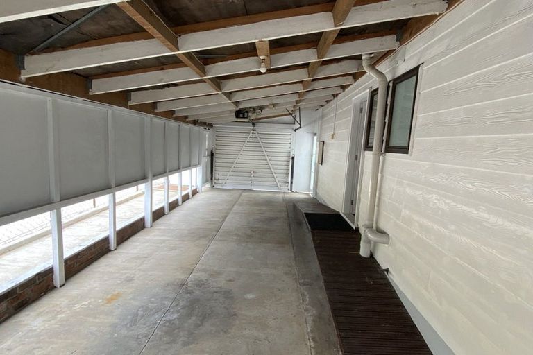 Photo of property in 1/43 Eastglen Road, Glen Eden, Auckland, 0602