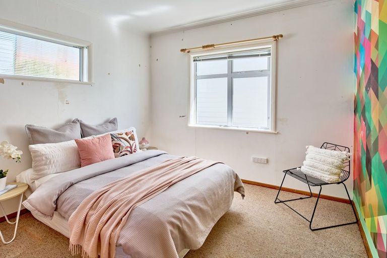 Photo of property in 10 Carleton Terrace, Tawa, Wellington, 5028