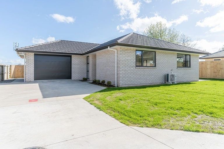 Photo of property in 37 Rhodes Street, Carterton, 5713