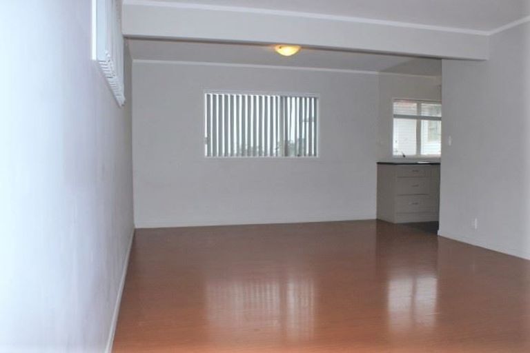 Photo of property in 2/10 Rewa Street, New Lynn, Auckland, 0600