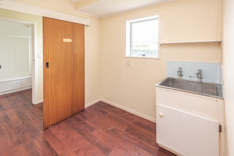 Photo of property in 15 Massey Street, Aramoho, Whanganui, 4500