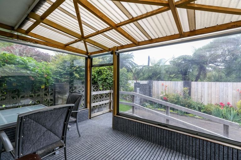 Photo of property in 28 Vancouver Place, Marfell, New Plymouth, 4310