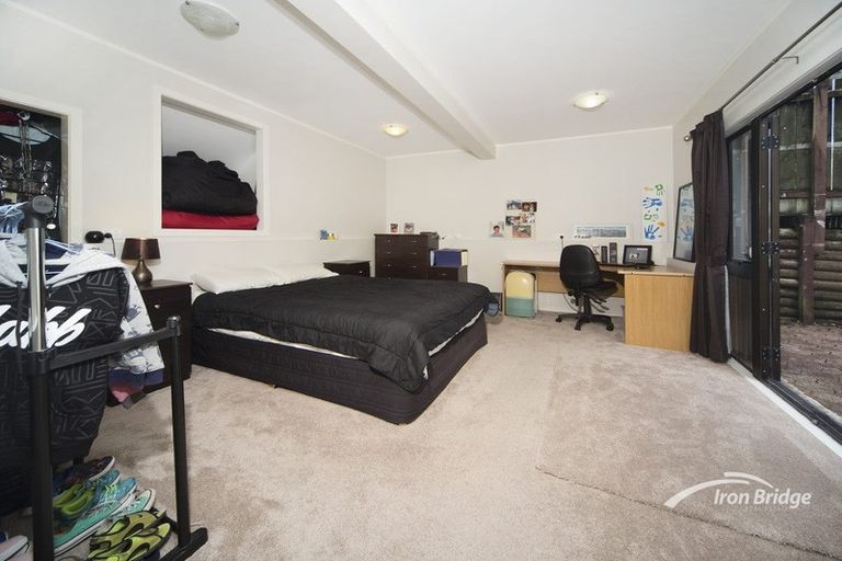 Photo of property in 156 Lynn Road, Bayview, Auckland, 0629