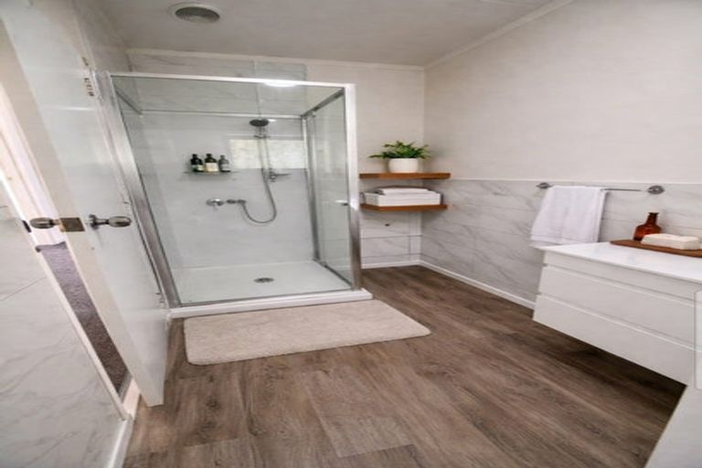 Photo of property in 16 Island View Terrace, Waikanae Beach, Waikanae, 5036