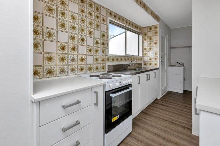 Photo of property in 28 Moki Place, Ruakaka, 0116