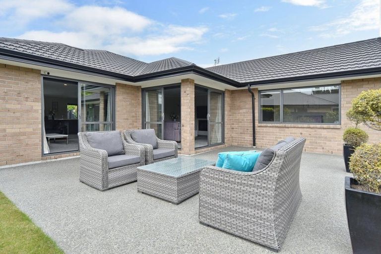 Photo of property in 3 Orewa Close, Parklands, Christchurch, 8083