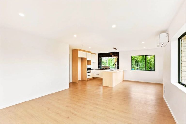 Photo of property in 2 Ferngrove Avenue, Ranui, Auckland, 0612
