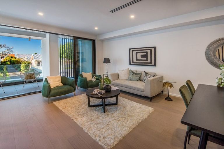 Photo of property in 16c Saltburn Road, Milford, Auckland, 0620