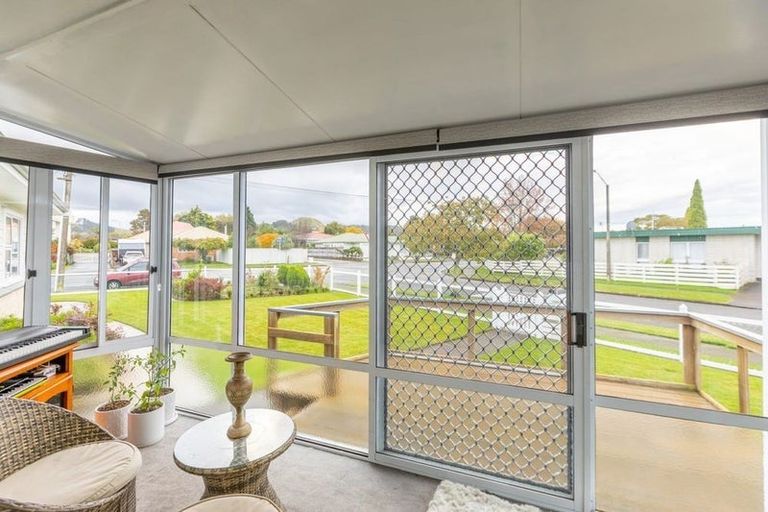 Photo of property in 4 Upham Crescent, Taradale, Napier, 4112