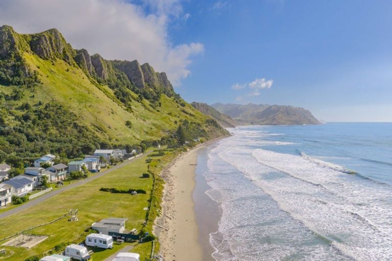 Photo of property in 15 John Ross Place, Kairakau, Elsthorpe, 4295