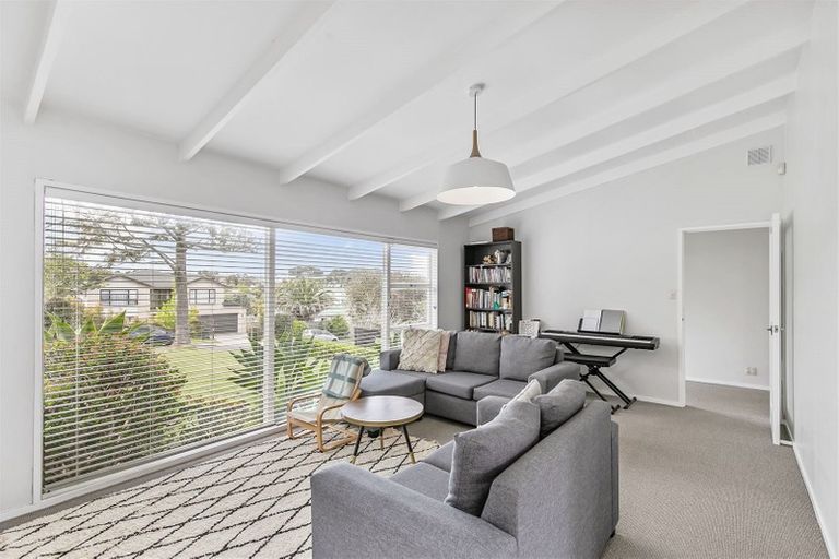 Photo of property in 46 Woodstock Road, Forrest Hill, Auckland, 0620