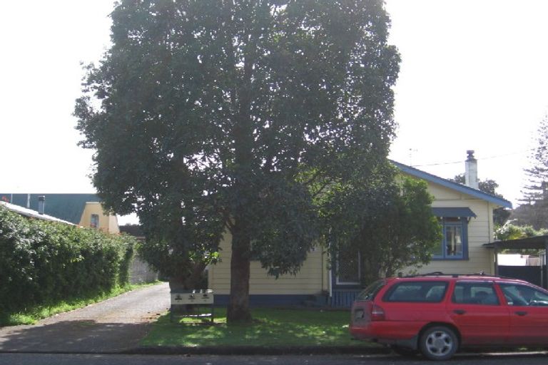 Photo of property in 1 Banff Street, Regent, Whangarei, 0112