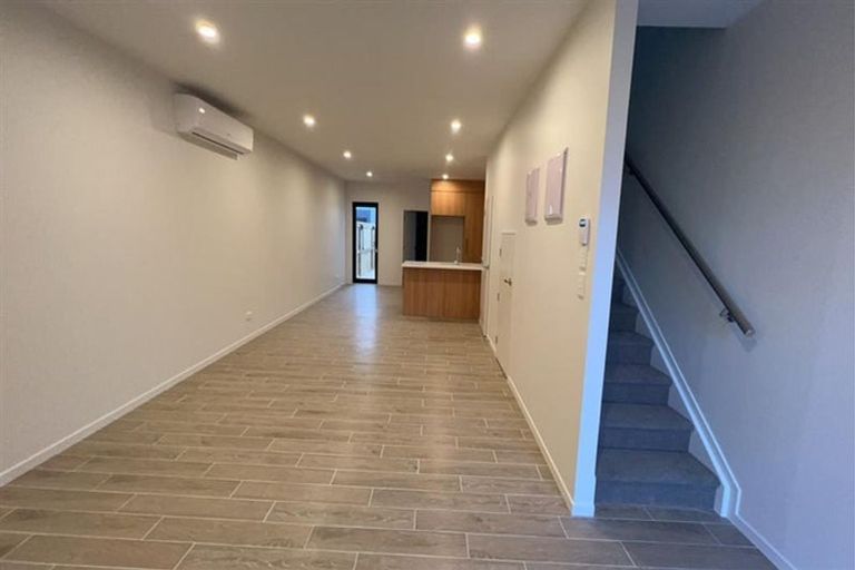 Photo of property in 17 Aramata Road, Papakura, 2110