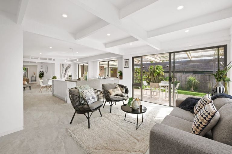 Photo of property in 8 Rapallo Place, Farm Cove, Auckland, 2012