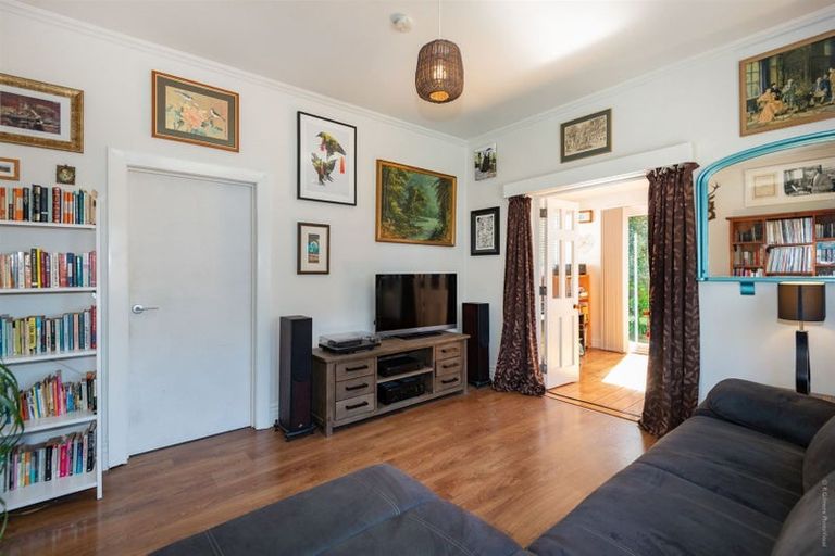 Photo of property in 91 Bowhill Road, New Brighton, Christchurch, 8083