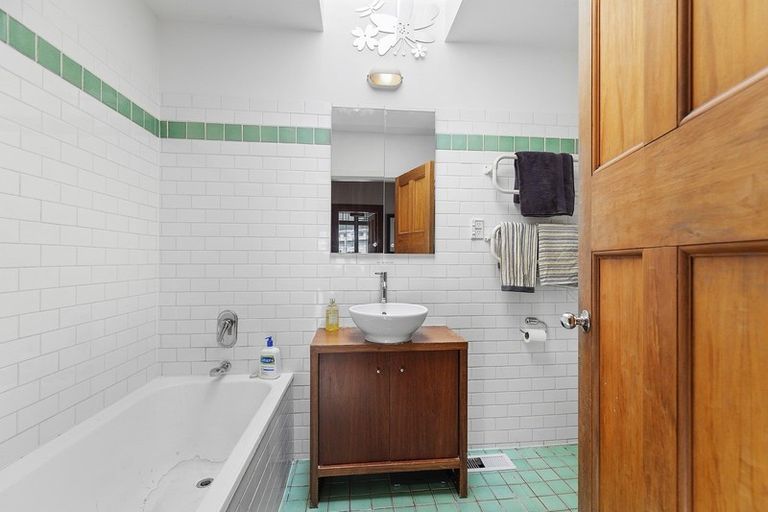 Photo of property in 41 Rimu Road, Kelburn, Wellington, 6012