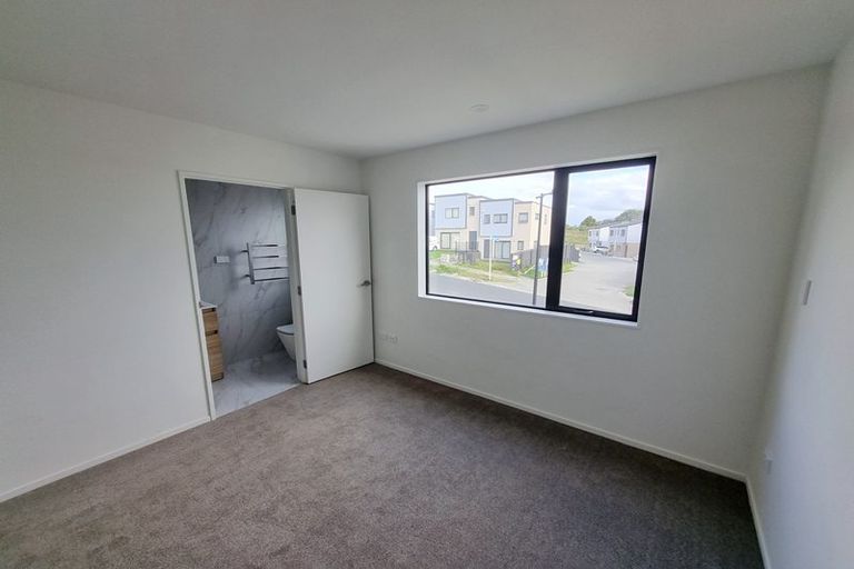 Photo of property in 45a Crestview Rise, Papakura, 2110