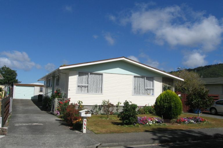 Photo of property in 11 Dakota Grove, Totara Park, Upper Hutt, 5018