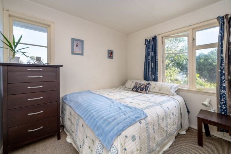 Photo of property in 2752 Lake Ferry Road, Pirinoa, Featherston, 5772