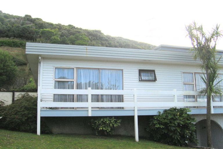 Photo of property in 33 Paddington Grove, Karori, Wellington, 6012