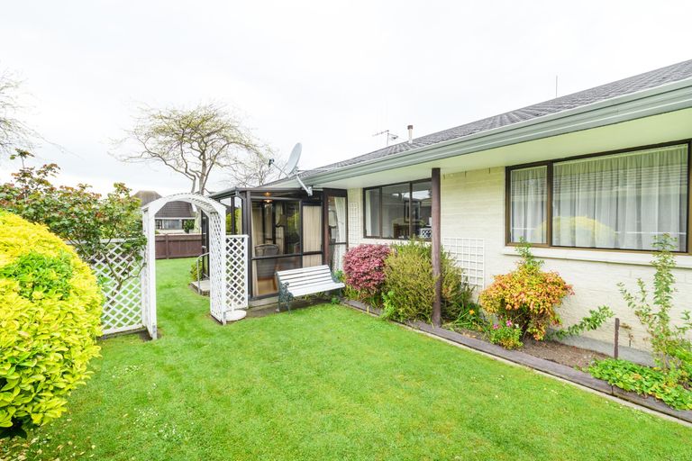 Photo of property in 4 Mcarthur Street, Terrace End, Palmerston North, 4410