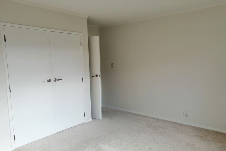 Photo of property in 34 Waverley Avenue, Glenfield, Auckland, 0629
