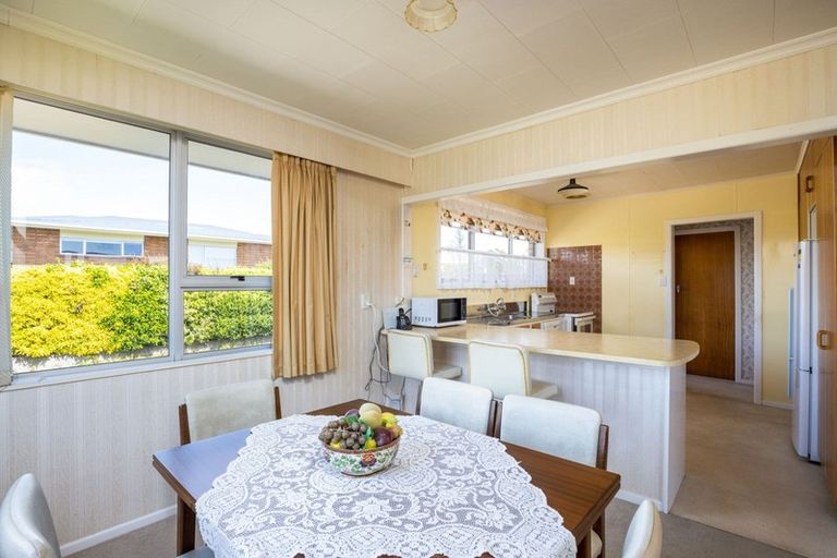 Photo of property in 40 Nevada Drive, Merrilands, New Plymouth, 4312